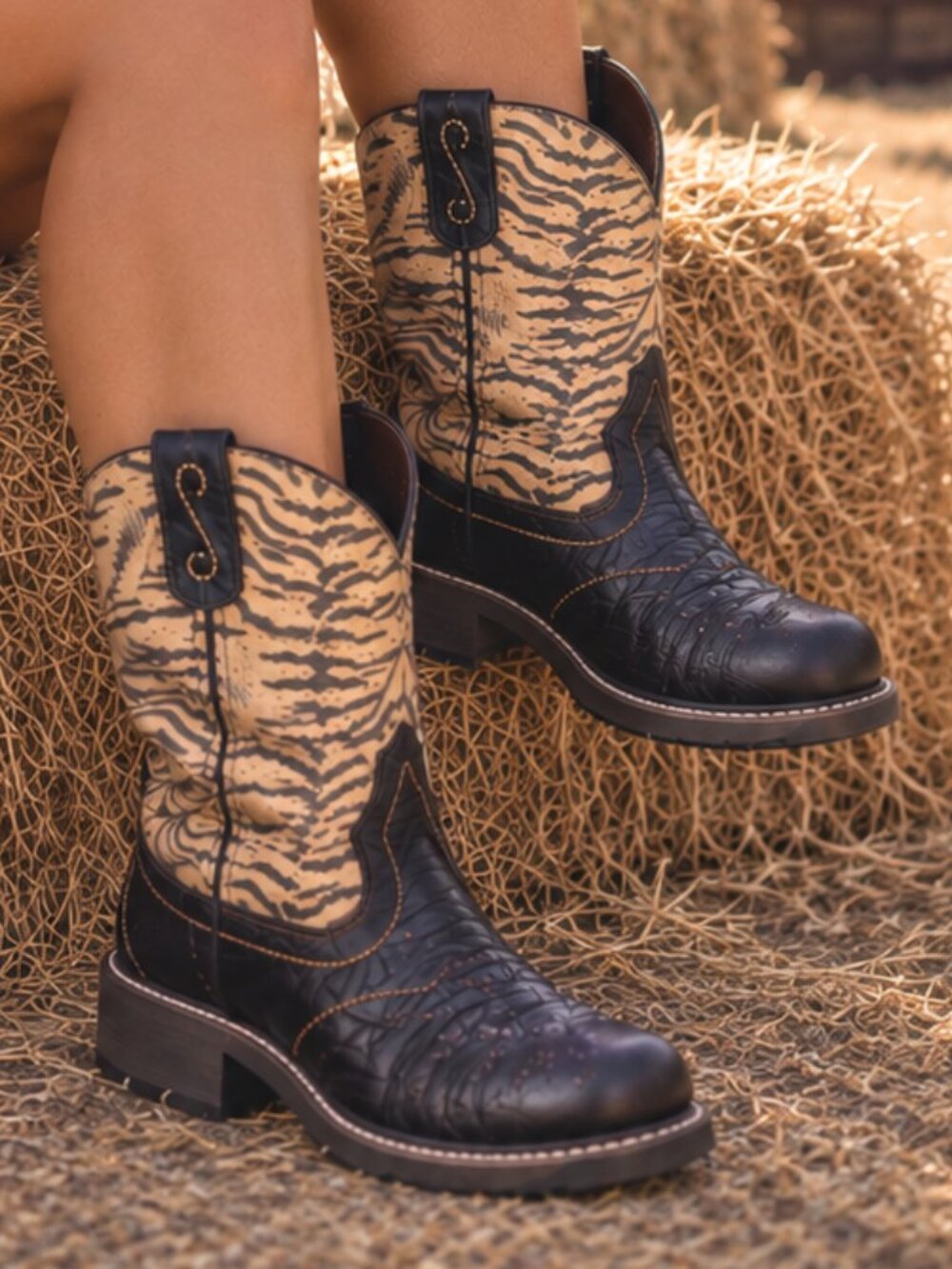 Justin Gypsy L9806 Black Zebra Ostrich Print Western Boots Size 8.5
